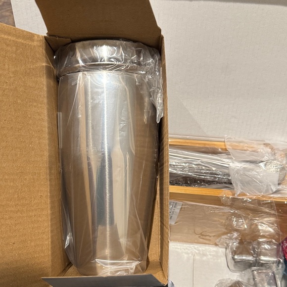 Cocktail Shaker Set. - Picture 3 of 5